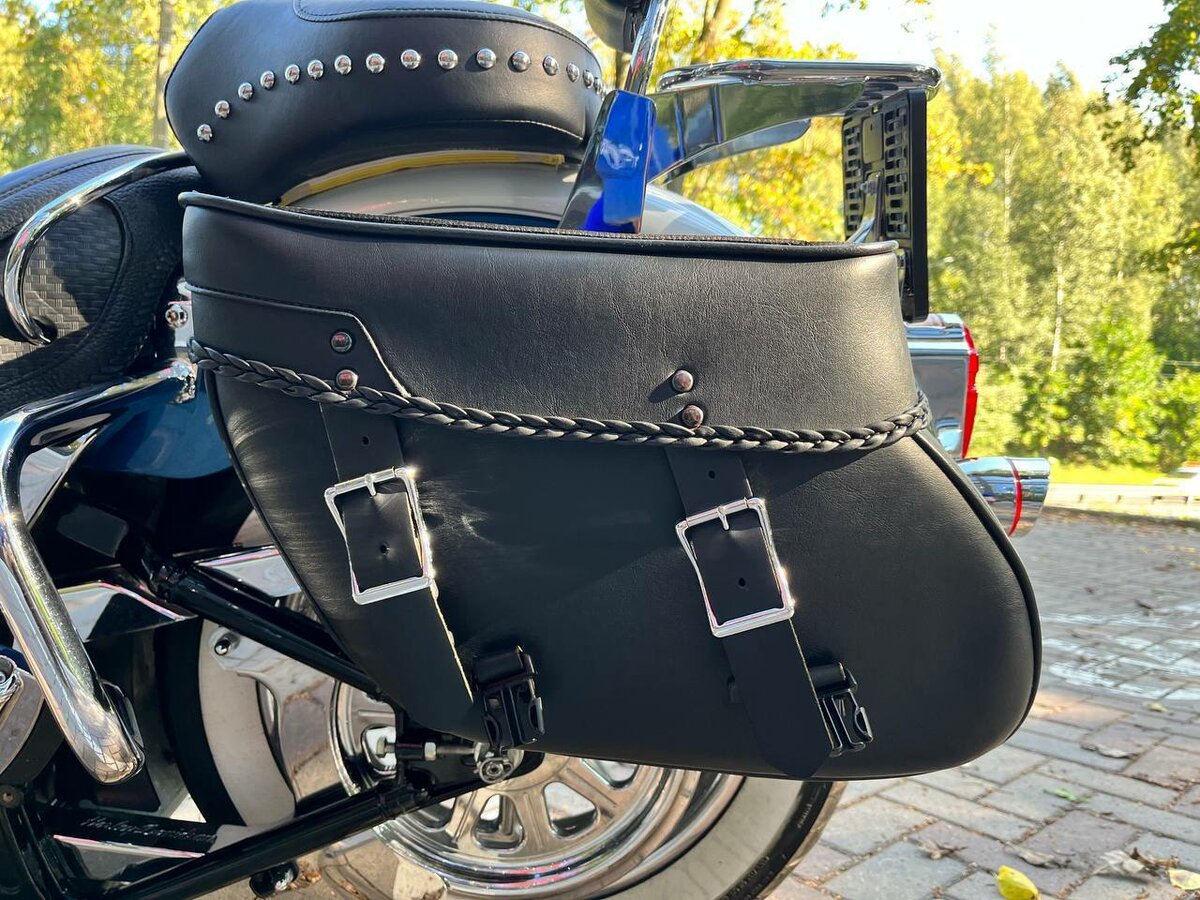 Harley Davidson Softail Deluxe с пассажиром