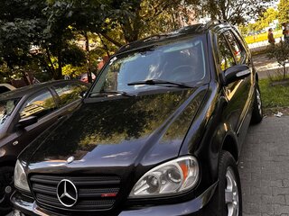 2003 Mercedes-Benz M-Класс 320 I (W163) Рестайлинг, чёрный, 700000 рублей, вид 1
