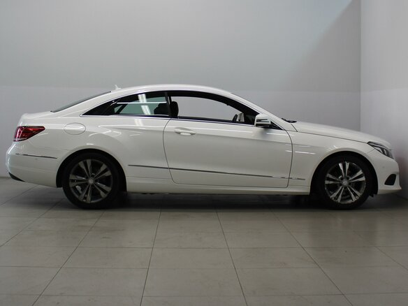 2013 Mercedes-Benz E-Класс 200 IV (W212, S212, C207) Рестайлинг, белый - вид 5