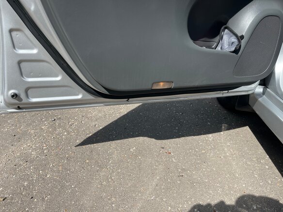 2010 Toyota Prius III (XW30), серебристый, 1050000 рублей - вид 14