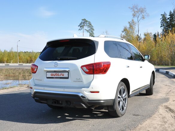 2020 Nissan Pathfinder IV Рестайлинг, белый, 3100000 рублей - вид 4