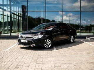 2016 Toyota Camry VII (XV50) Рестайлинг, чёрный, 1690000 рублей, вид 1