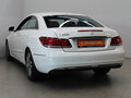 2013 Mercedes-Benz E-Класс 200 IV (W212, S212, C207) Рестайлинг, белый - вид 2