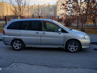 2001 Nissan Liberty, серый, 250000 рублей, вид 3