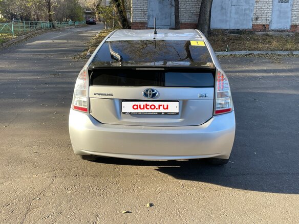 2009 Toyota Prius III (XW30), серый, 850000 рублей - вид 2