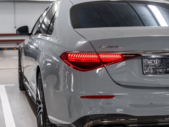 2023 Mercedes-Benz S-Класс AMG 63 e AMG Long IV (W223), серый - вид 11