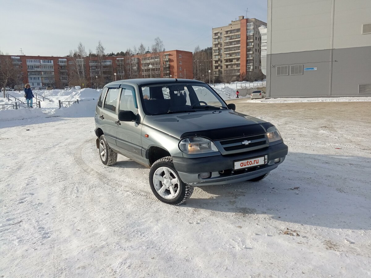 Шевроле Нива 2005 год зима