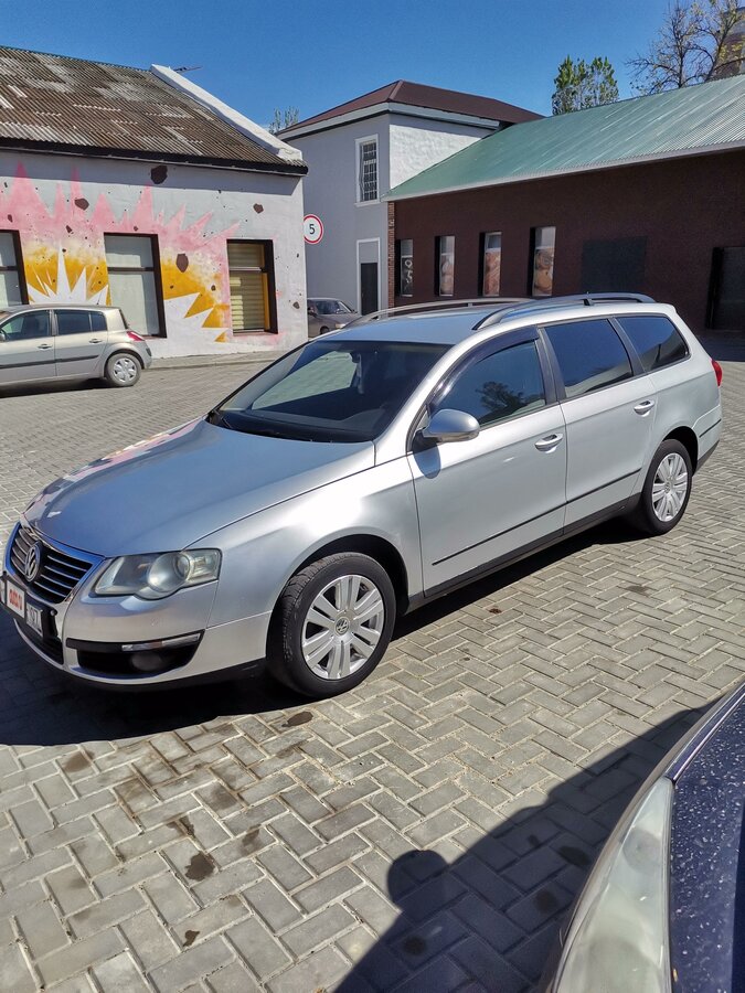 File:VW Passat B6 Kombi front 20071215.jpg - Wikipedia