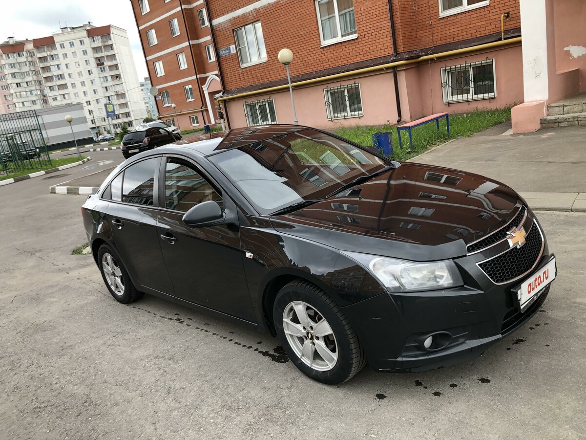 Шевроле черного цвета
