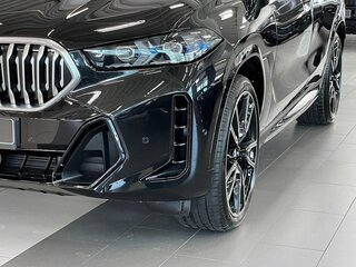 2025 BMW X6 40i III (G06) Рестайлинг, чёрный, 14601733 рублей, вид 1