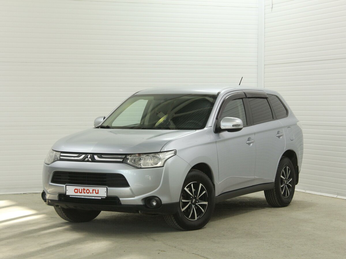 Купить б/у Mitsubishi Outlander III 2.0 CVT (146 л.с.) 4WD бензин ...