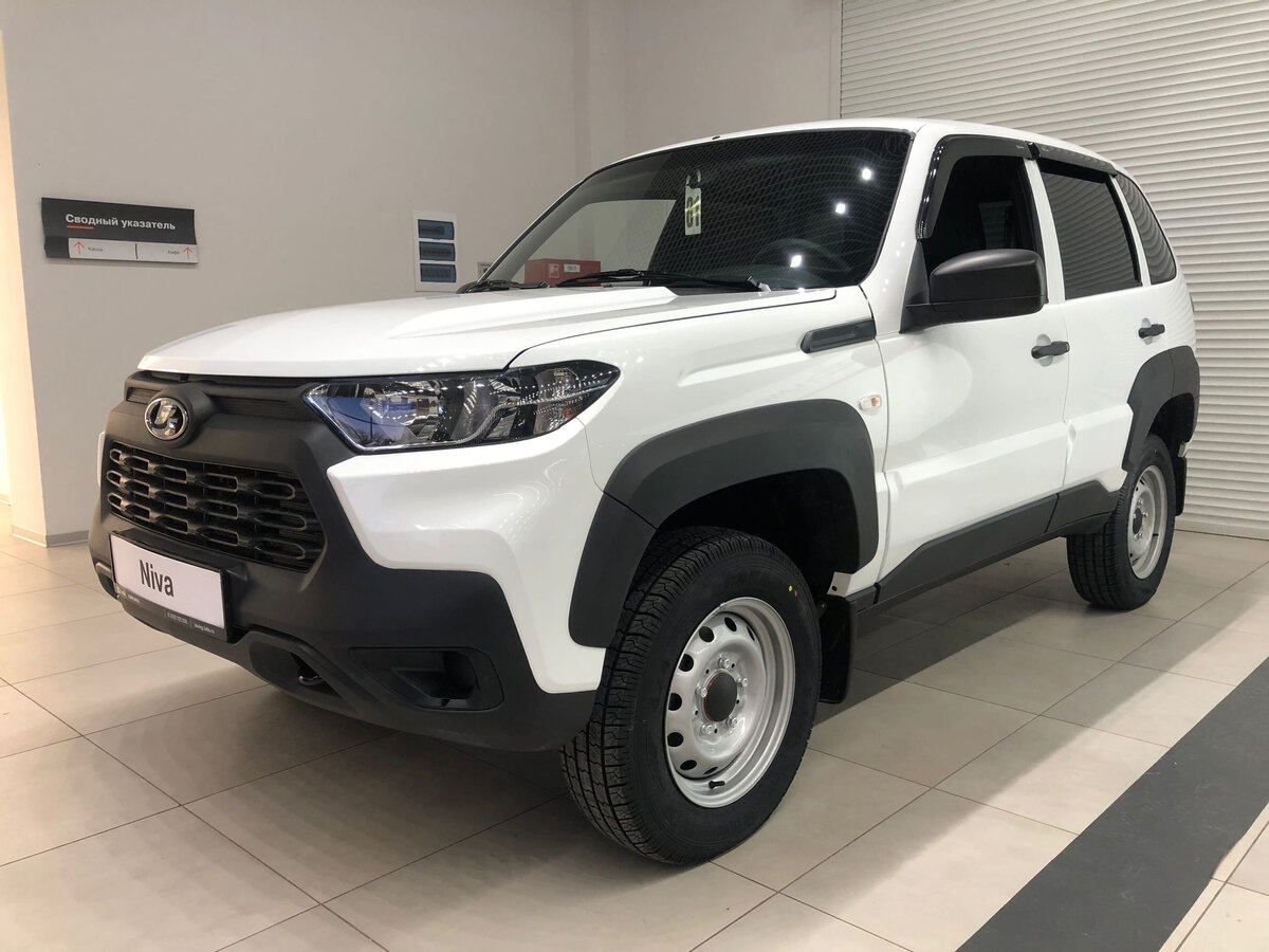 Lada Niva Travel белая