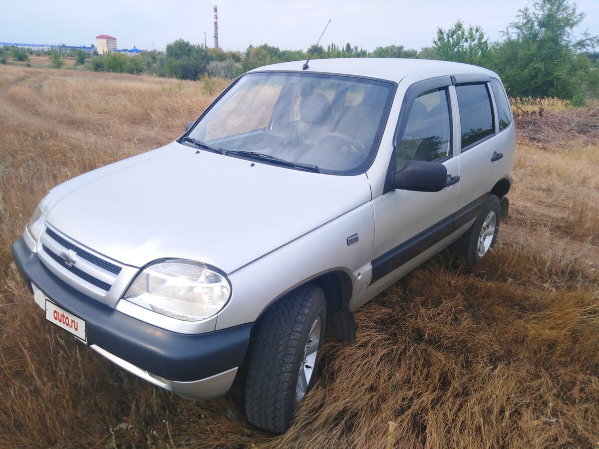 Купить б/у Chevrolet Niva I 1.7 MT (80 л.с.) 4WD бензин механика в Перми: золоти