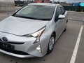 2017 Toyota Prius IV (XW50), серебристый, 1955000 рублей - вид 1