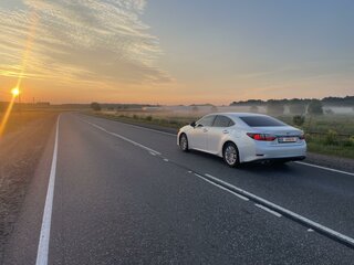 2016 Lexus ES 250 VI Рестайлинг, белый, 3000000 рублей, вид 5
