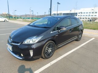 2012 Toyota Prius III Рестайлинг (XW30), фиолетовый, 1470000 рублей, вид 1