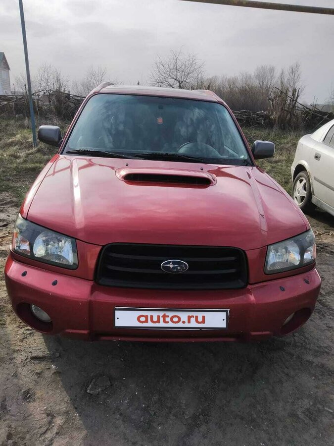 Субару форестер красный