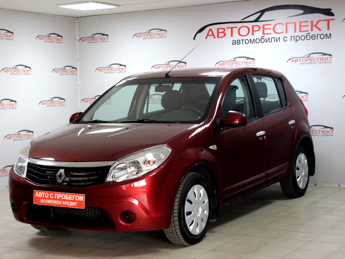 Рено Сандеро 2011 красный