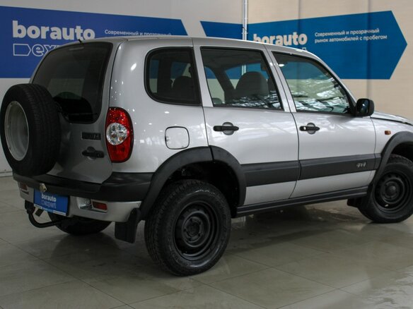 2003 Chevrolet Niva I, серебристый - вид 1