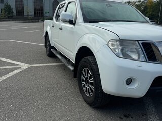 2011 Nissan Navara (Frontier) III (D40) Рестайлинг, белый, 1250000 рублей, вид 1