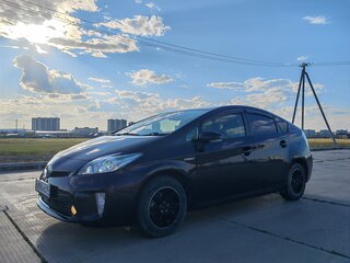 2013 Toyota Prius III Рестайлинг (XW30), фиолетовый, 1300000 рублей, вид 1