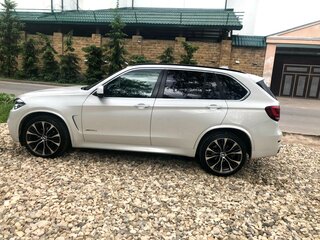 2015 BMW X5 30d III (F15), белый, 4000000 рублей, вид 1