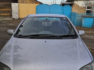 2000 Toyota Platz, серебристый, 300000 рублей, вид 1