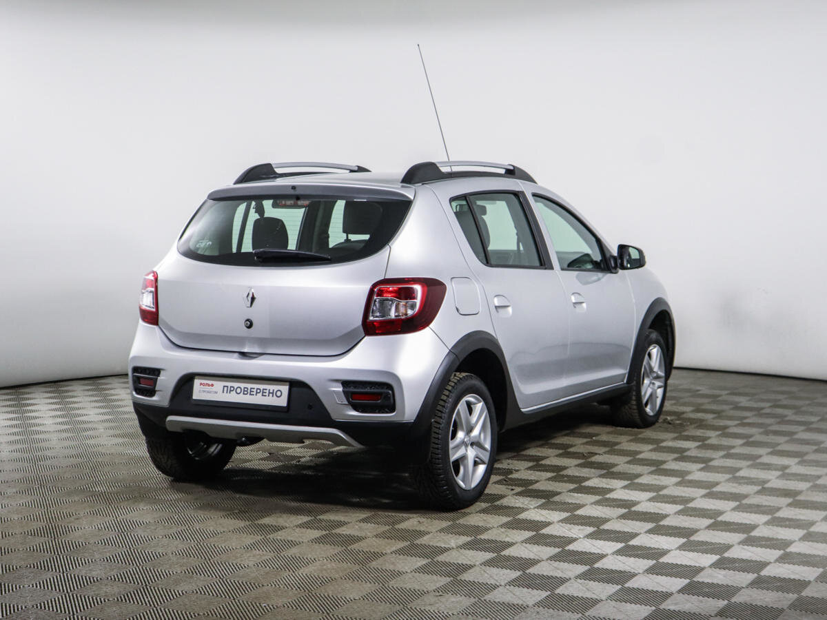 Купить б/у Renault Sandero II Рестайлинг Stepway 1.6 AT (102 л.с.) бензин автома