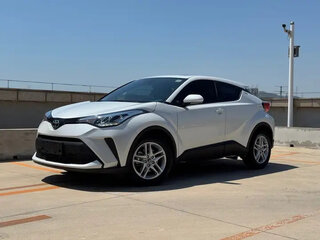 2021 Toyota C-HR I Рестайлинг, белый, 1850111 рублей, вид 1