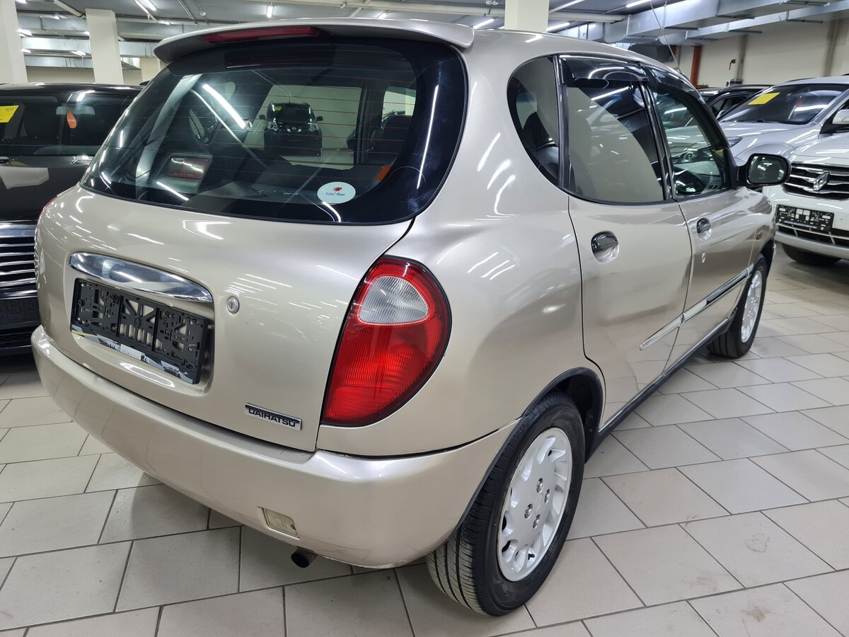 Daihatsu storia 1998