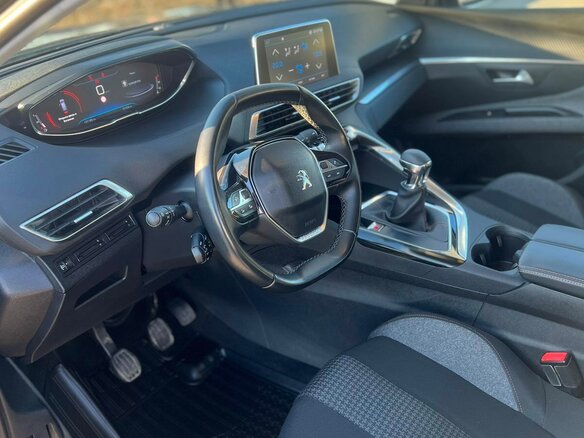 2018 Peugeot 5008 II, зелёный, 1599000 рублей - вид 8