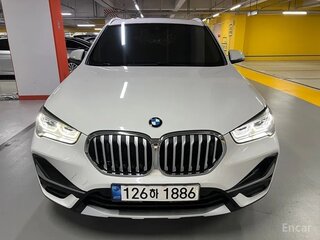 2021 BMW X1 20i xDrive II (F48) Рестайлинг, белый, 2414000 рублей, вид 1