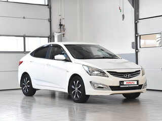 2015 Hyundai Solaris I Рестайлинг, белый, 734000 рублей, вид 1
