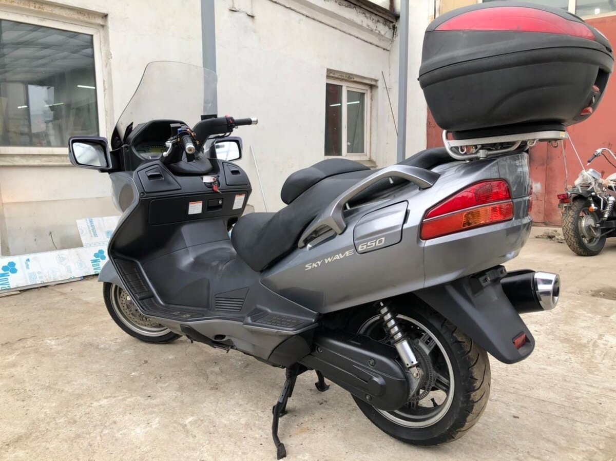 Suzuki burgman skywave 650