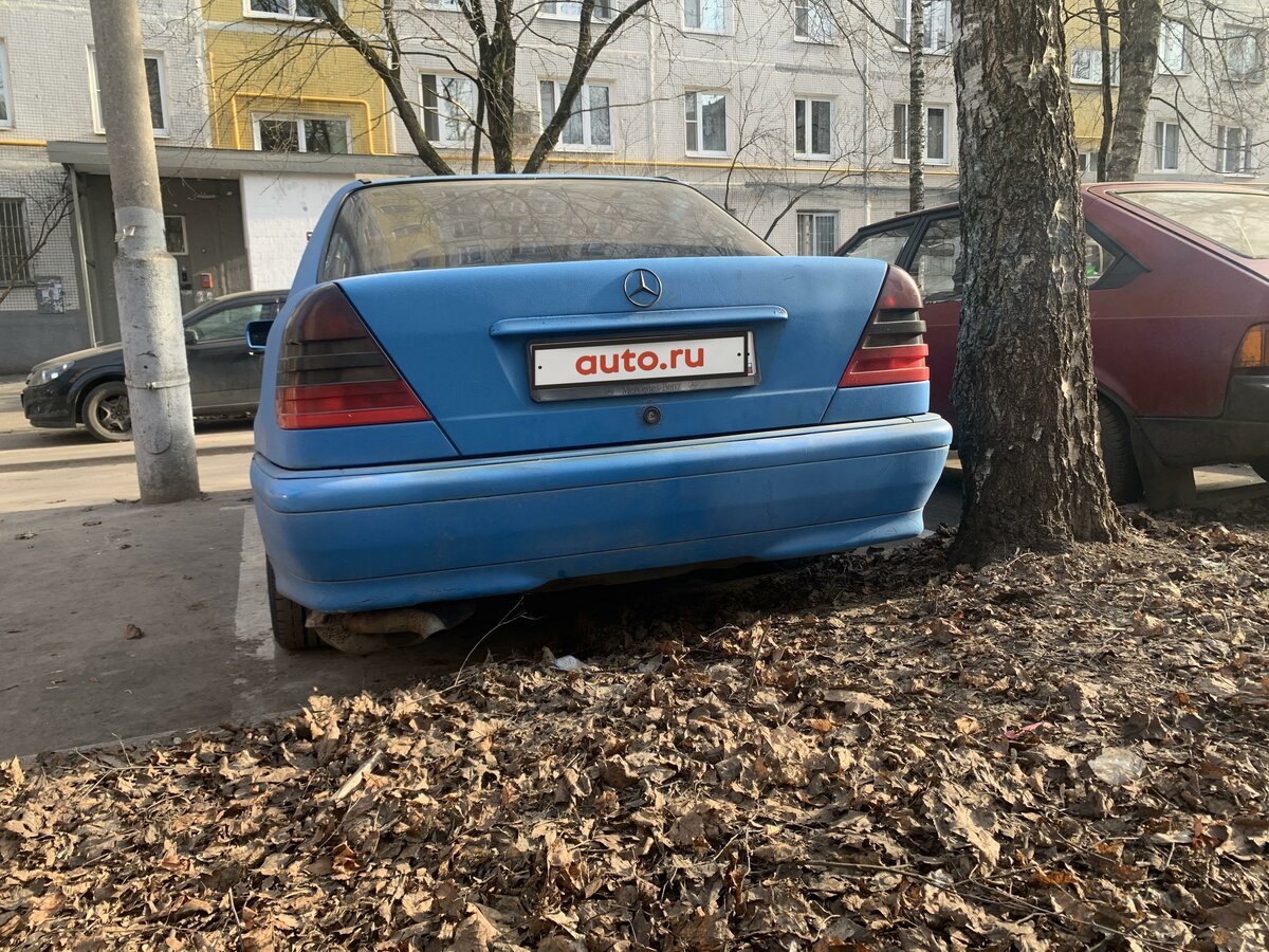Синий мерседес с180
