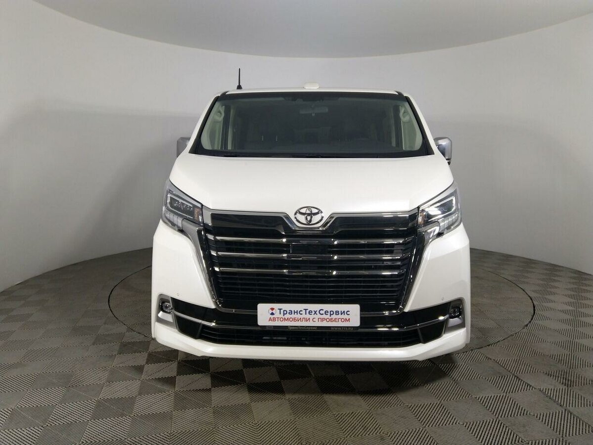 Тойота hiace h300