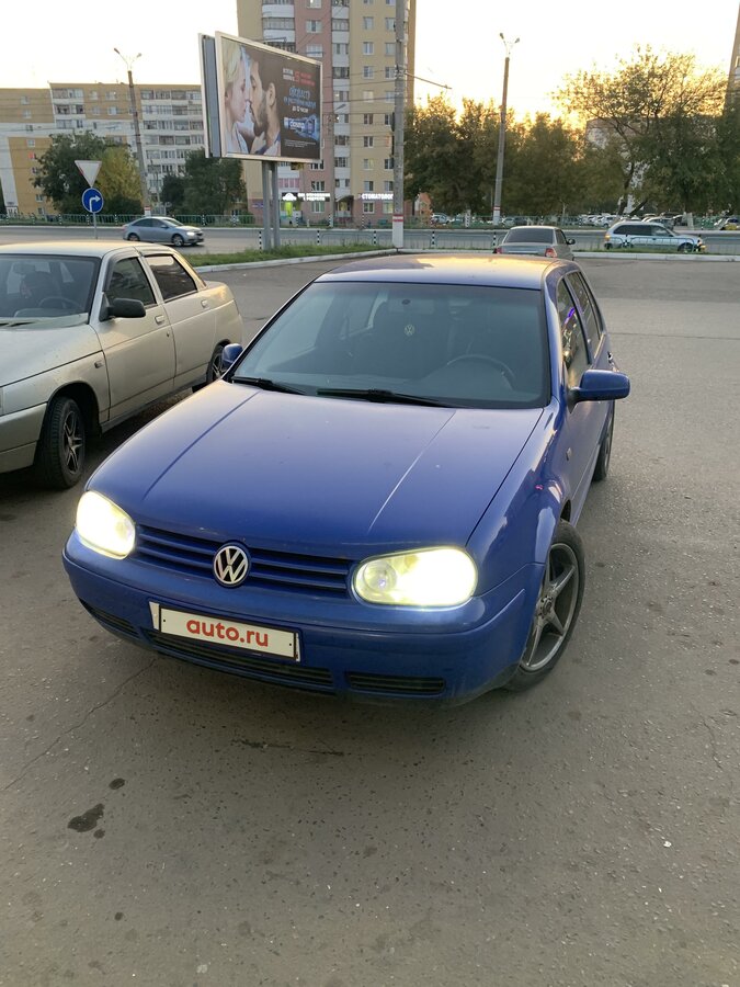 Фольксваген гольф голубой