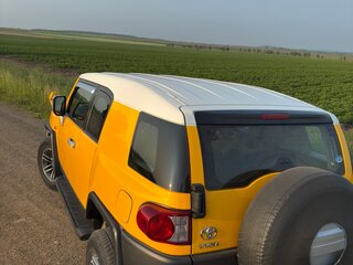 2015 Toyota FJ Cruiser, жёлтый, 5400000 рублей, вид 2