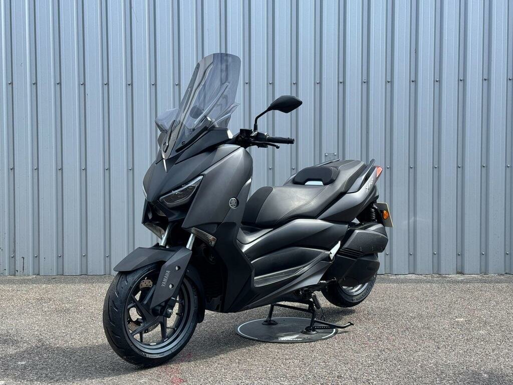 Yamaha XMAX