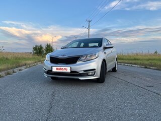 2015 Kia Rio III Рестайлинг, серебристый, 1100000 рублей, вид 1