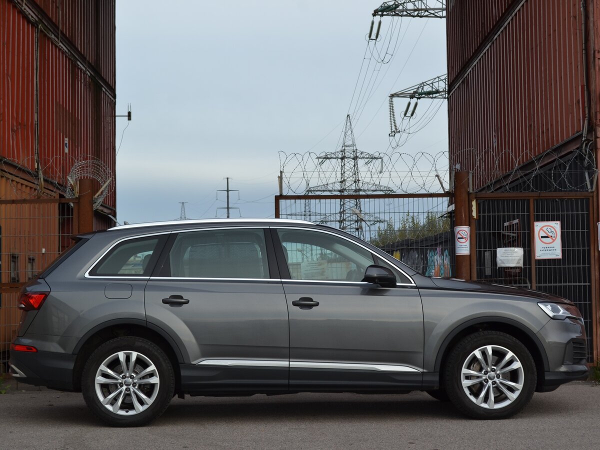 AUDI Q7 - фото 4