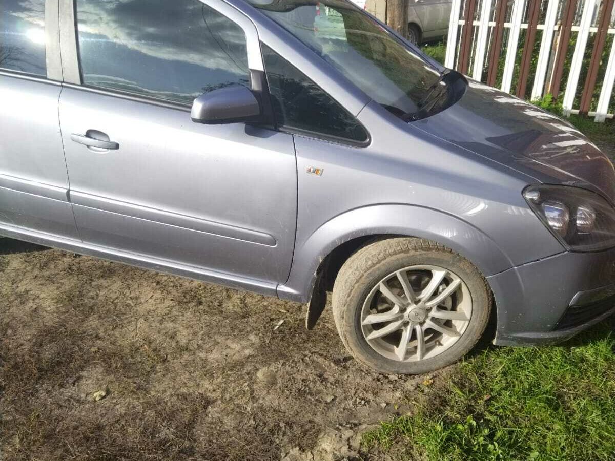 Купить б/у Opel Zafira B 1.8 AMT (140 л.с.) бензин робот в Пензе: серый ...