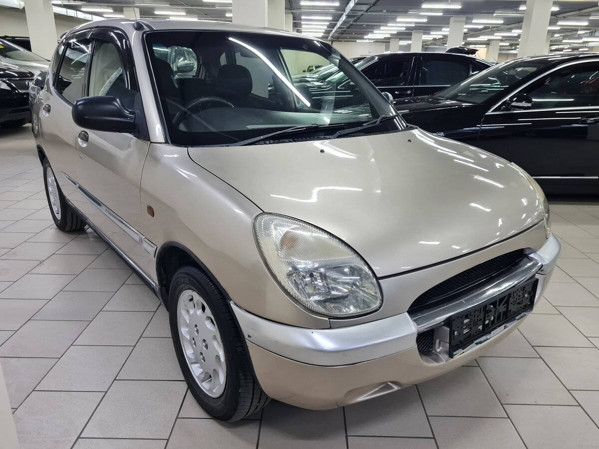 Daihatsu storia 1998
