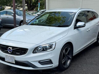 2013 Volvo V60 I Рестайлинг, белый, 825000 рублей, вид 1