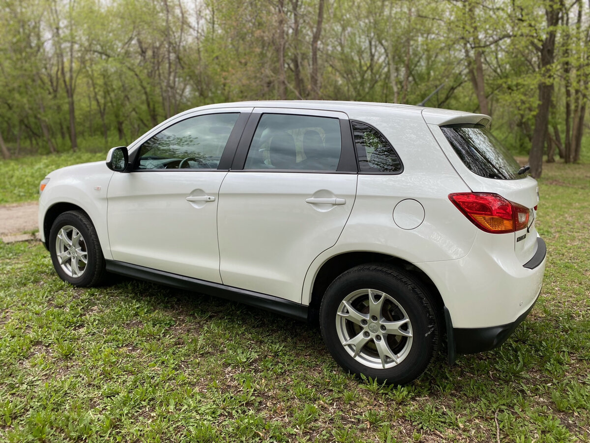 Купить б/у Mitsubishi ASX I 1.8 CVT (140 л.с.) бензин