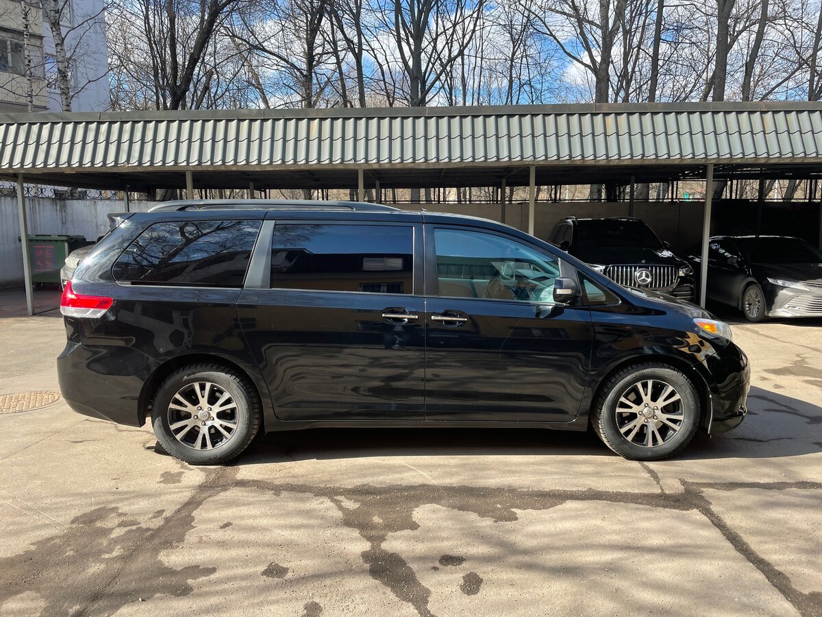 Toyota sienna iii