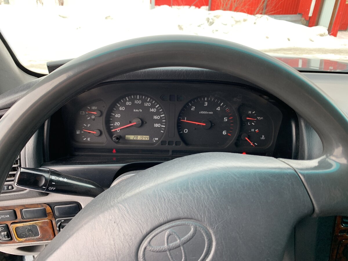 1999 Toyota Land Cruiser 105 100 Series, серый - вид 5