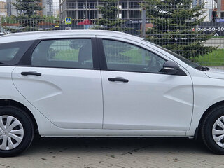 2024 Lada (ВАЗ) Vesta SW I Рестайлинг (NG), белый, 1793900 рублей, вид 4