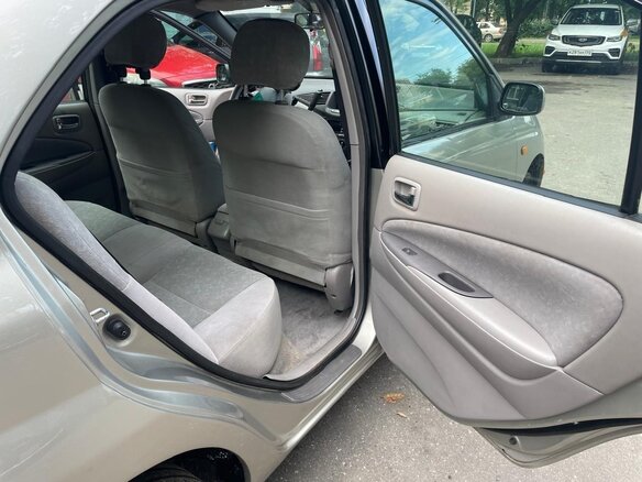 2001 Toyota Prius I Рестайлинг (XW10), золотистый, 750000 рублей - вид 15