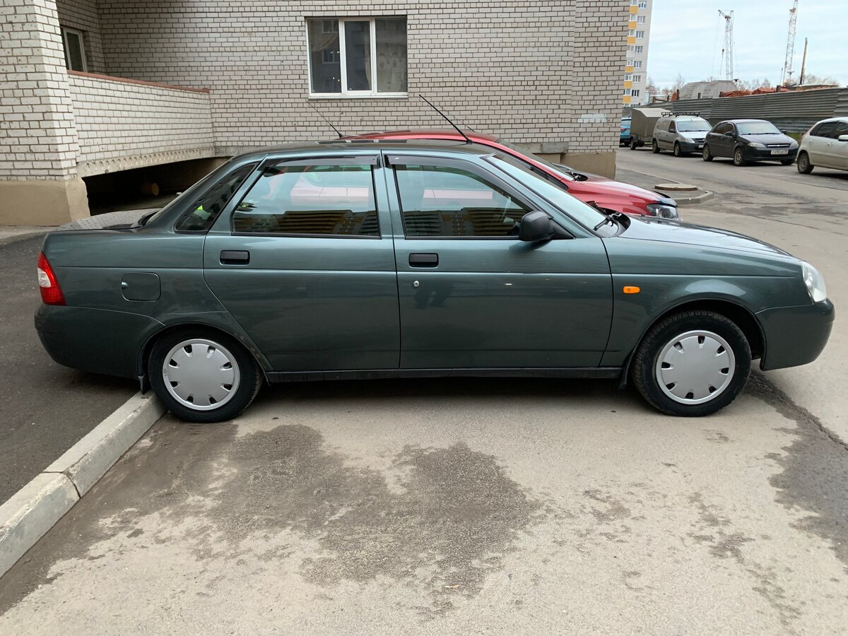 Приора зеленый металлик